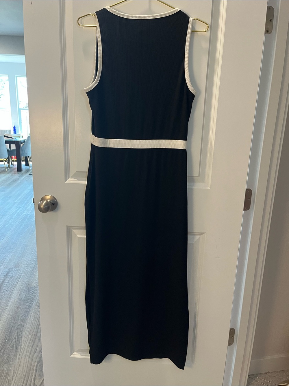 New Dress - Picture 4 of 4
